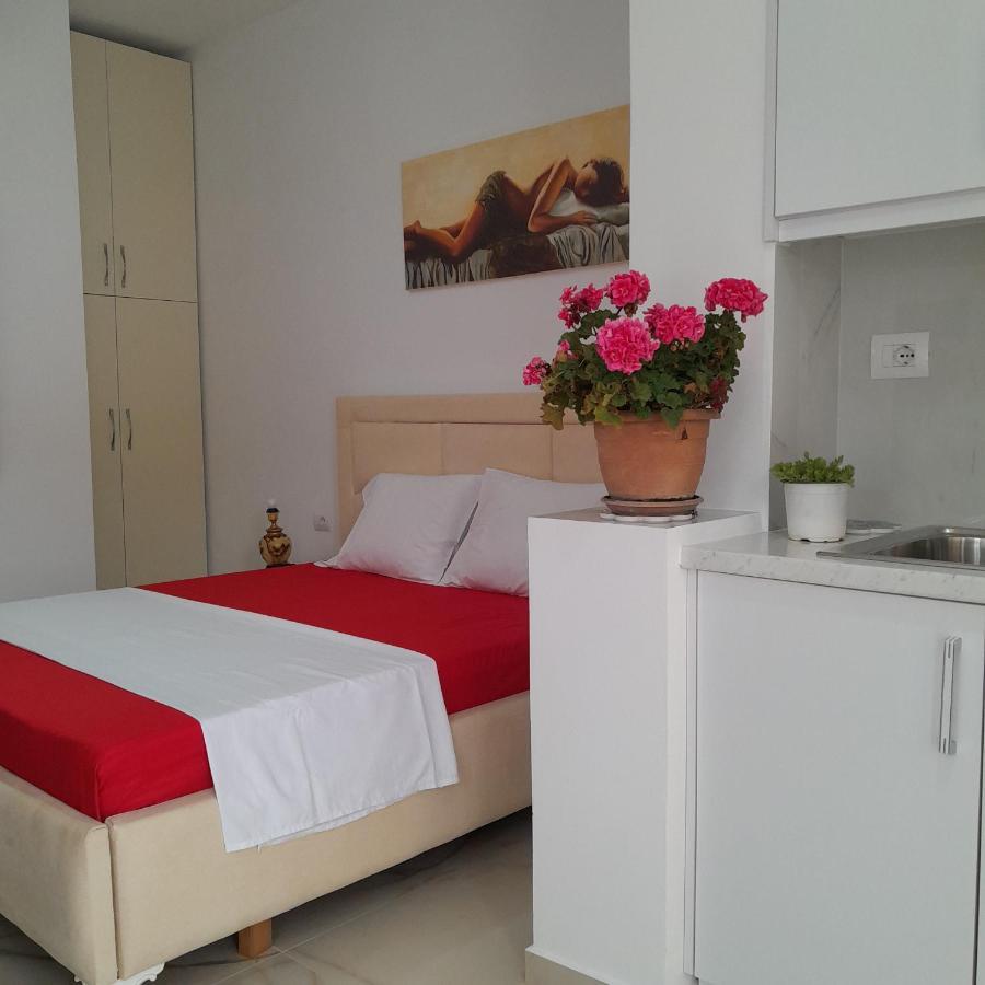 Denni’s Home Sarandë Eksteriør billede
