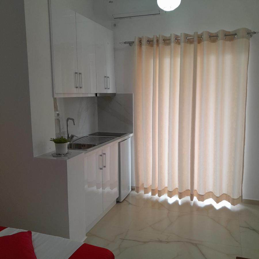 Denni’s Home Sarandë Eksteriør billede