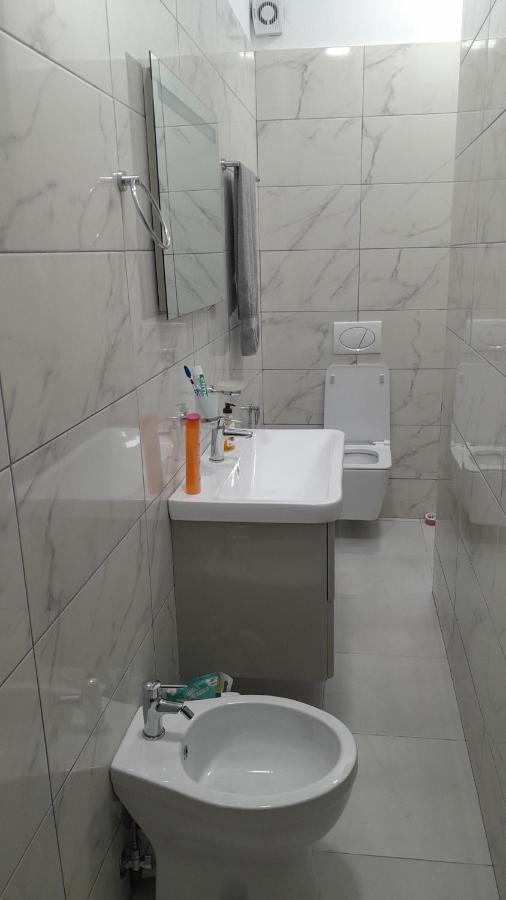 Denni’s Home Sarandë Eksteriør billede