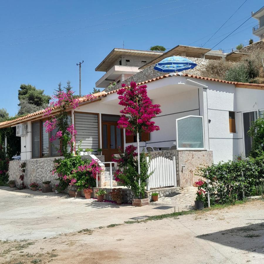 Denni’s Home Sarandë Eksteriør billede