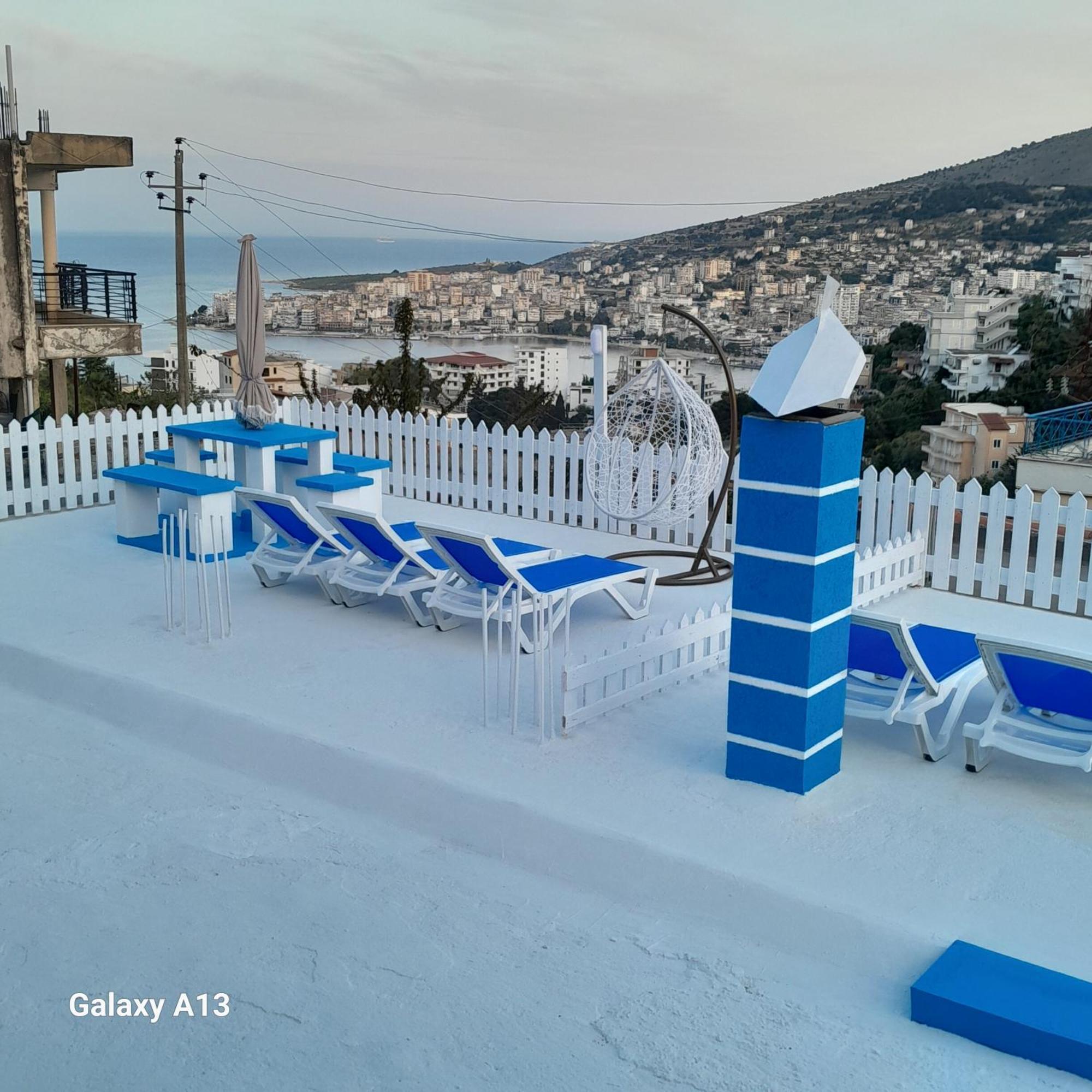 Denni’s Home Sarandë Eksteriør billede