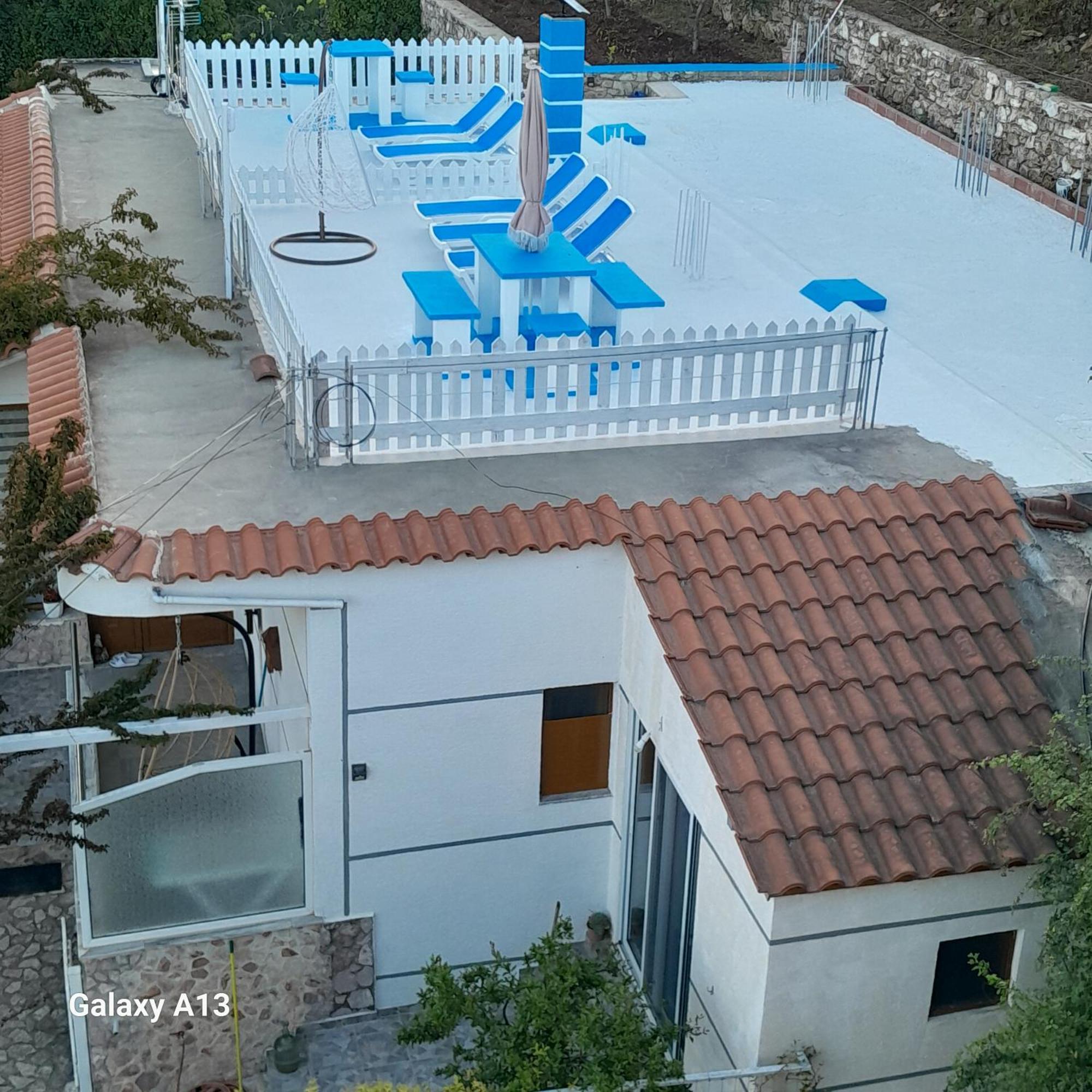 Denni’s Home Sarandë Eksteriør billede